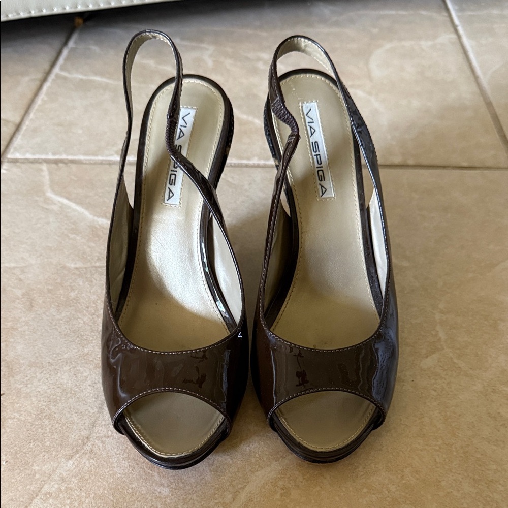Via Spiga Dark Brown Patent Slingback Heels used. 6.5